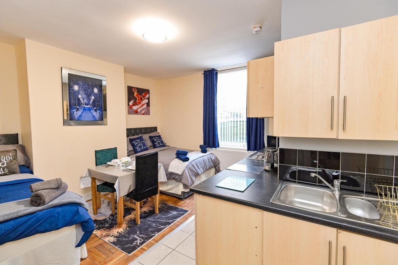 The Elm Wood Apartments ฮัดเดอร์สฟิลด์ ภายนอก รูปภาพ