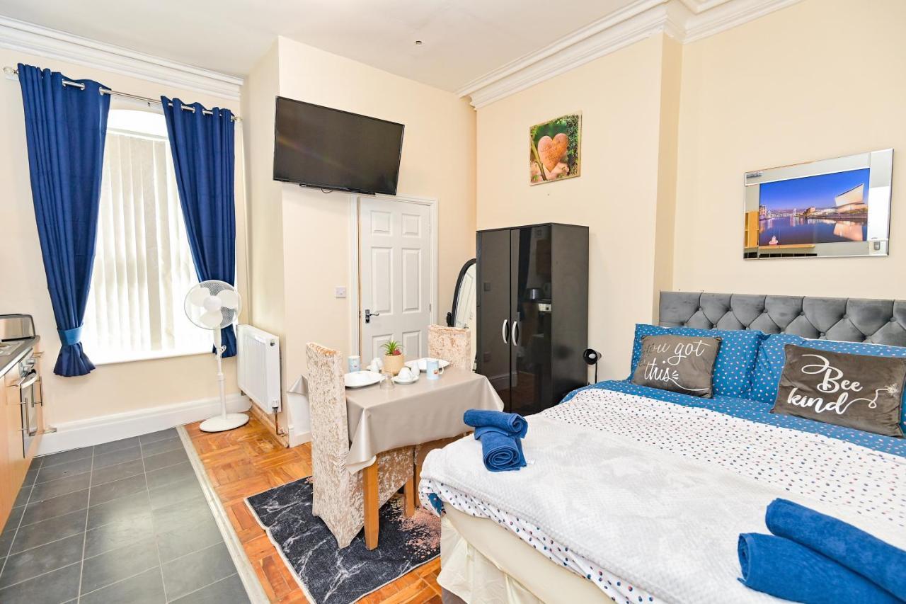 The Elm Wood Apartments ฮัดเดอร์สฟิลด์ ห้อง รูปภาพ